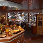 Hotel Plusnaturhotel Direkt Am Ederseeufer Waldhotel Wiesemann Und Ferienapartments Waldeck (Hessen)