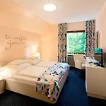 Hotel Plusnaturhotel Direkt Am Ederseeufer Waldhotel Wiesemann Und Ferienapartments 3*