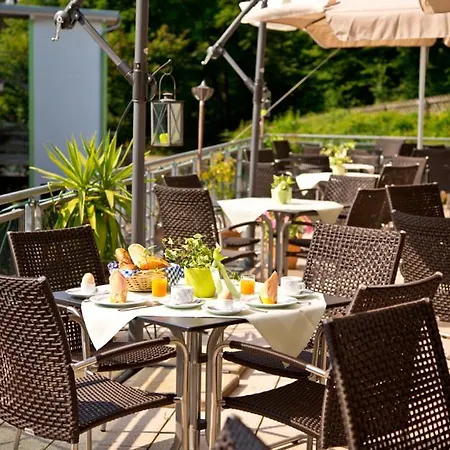 Plusnaturhotel Direkt Am Ederseeufer Waldhotel Wiesemann Und Ferienapartments
