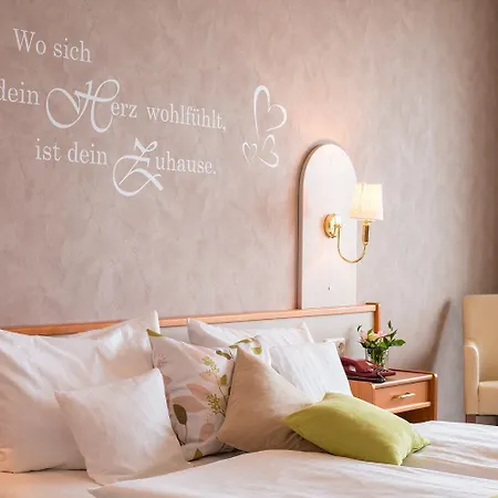 Plusnaturhotel Direkt Am Ederseeufer Waldhotel Wiesemann Und Ferienapartments